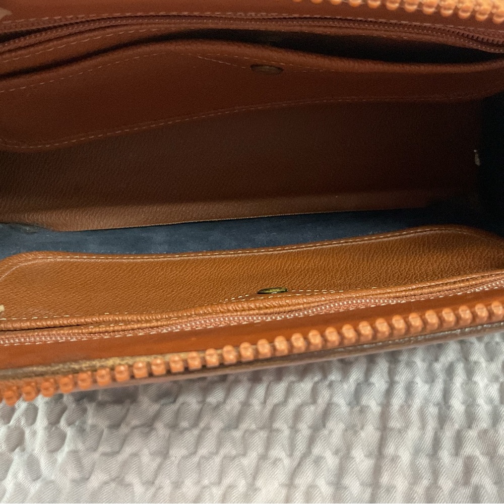 Vintage Dooney & Bourke Black & Tan  Crossbody Bag - Picture 10 of 12